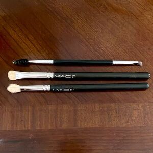 MAC Cosmetics Professional Makeup Brush Set - Black